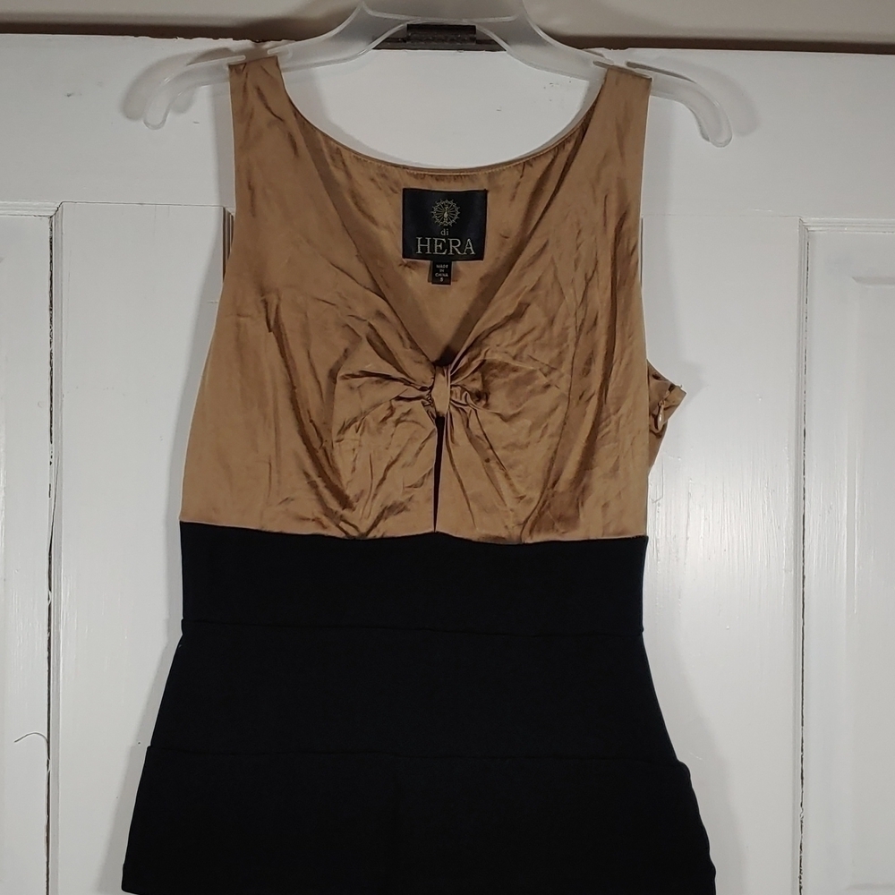 Di Hera Gold Black Silk Sleeveless Top Keyhole Bust Fitted Shirt Size Small